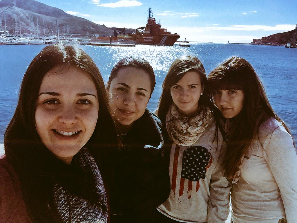 Rociofuent's tweet image. La buena vida de estudiantes.