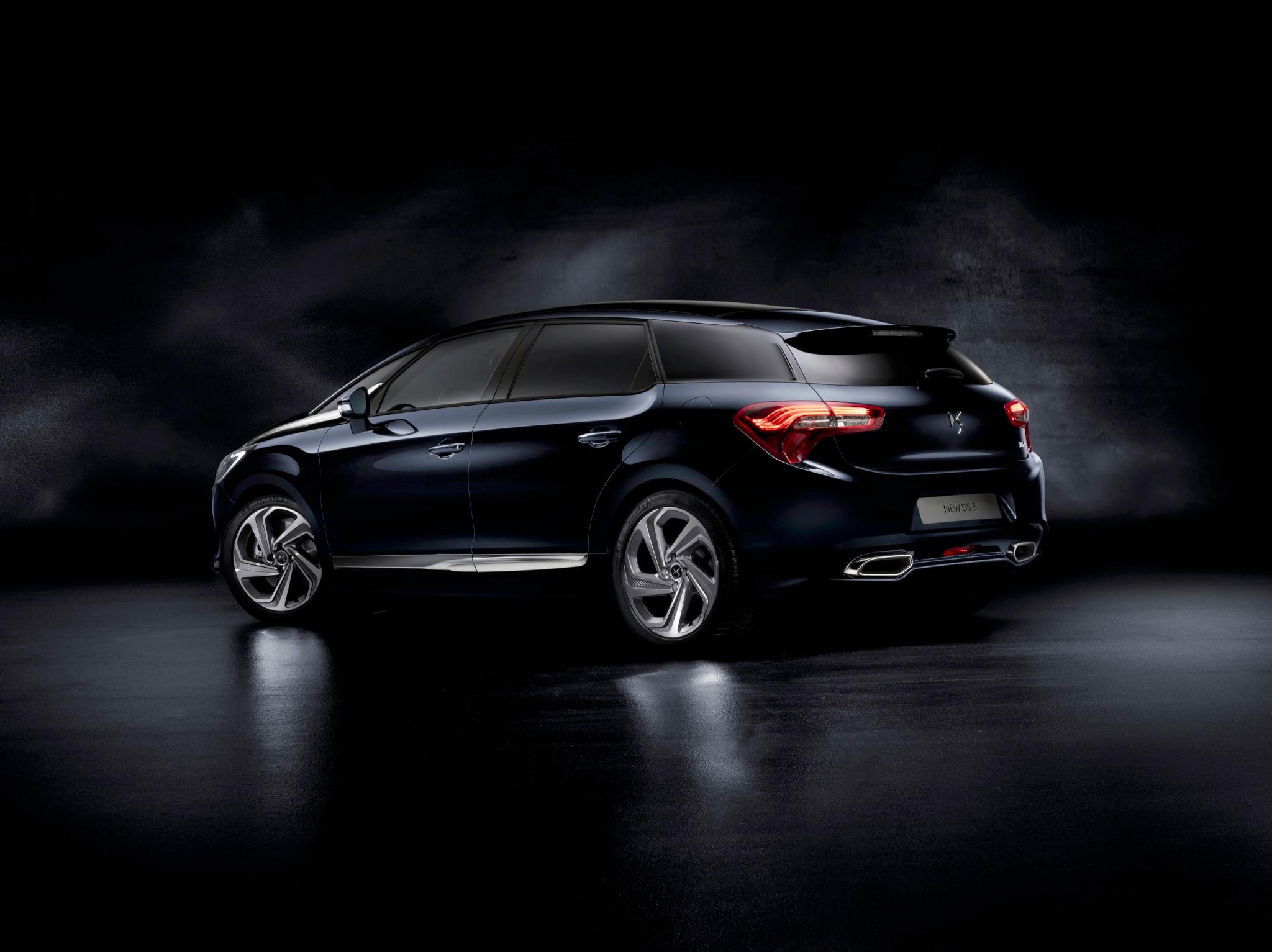 Ds Automobiles 60 Years Later Avant Garde Styling And Refinement Are Back Fully Embodied By The New Ds 5 Http T Co Xmr5hunasn Twitter