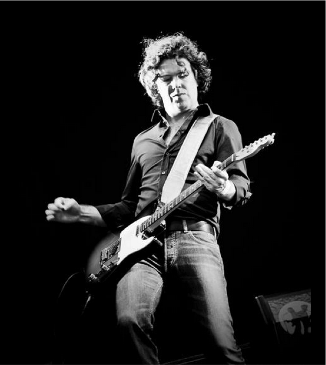 showpad's tweet photo. Negotiating your #sales conversations requires some rock star skills. Read our VP sales' story http://t.co/x1dBg3cGjl http://t.co/aNShraYTA2