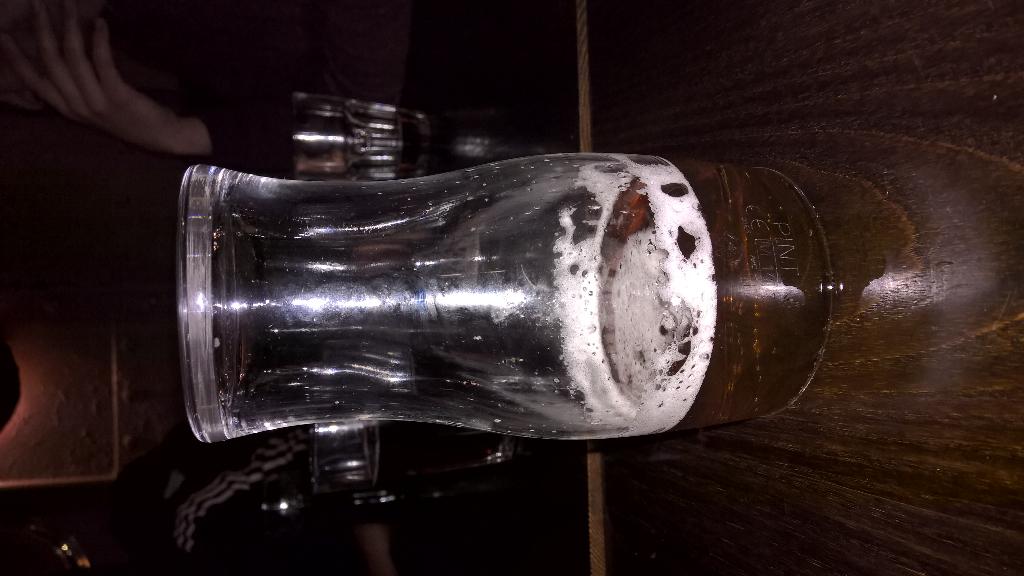 astro_ryanbe's tweet image. Bit late but #pubphysics!! And one angry 😠 bar tender