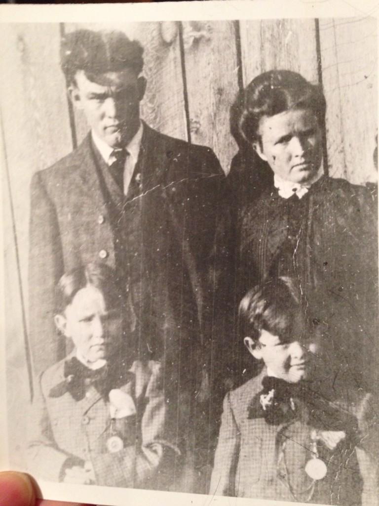 BrendaLybbert's tweet photo. Thanks #RootsTech2015 I found the cause of death for my great grandmothers 1st husband, Elmer Barry...Typhoid. http://t.co/OccEfwfS3b