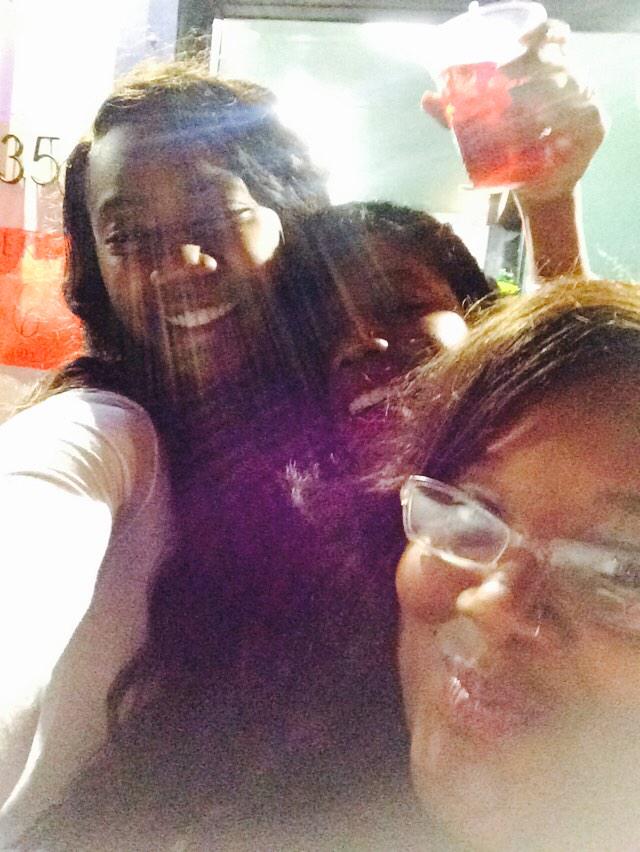 gotDAMNkitty's tweet photo. too many drinks. 🎭 #MardiGras2015 http://t.co/sfGYZwX6vm