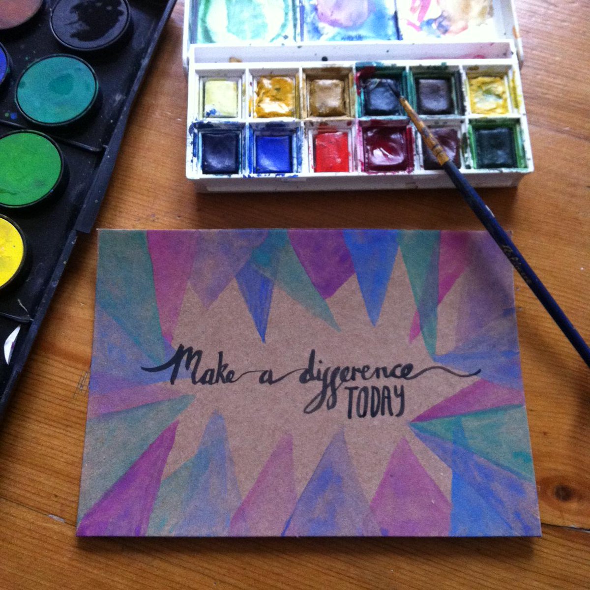 PocaLuceShop's tweet photo. We declare today "Make a difference Monday" We challenge you to Make a difference in someone's life today. #BeALight http://t.co/cR4bUeUrOS