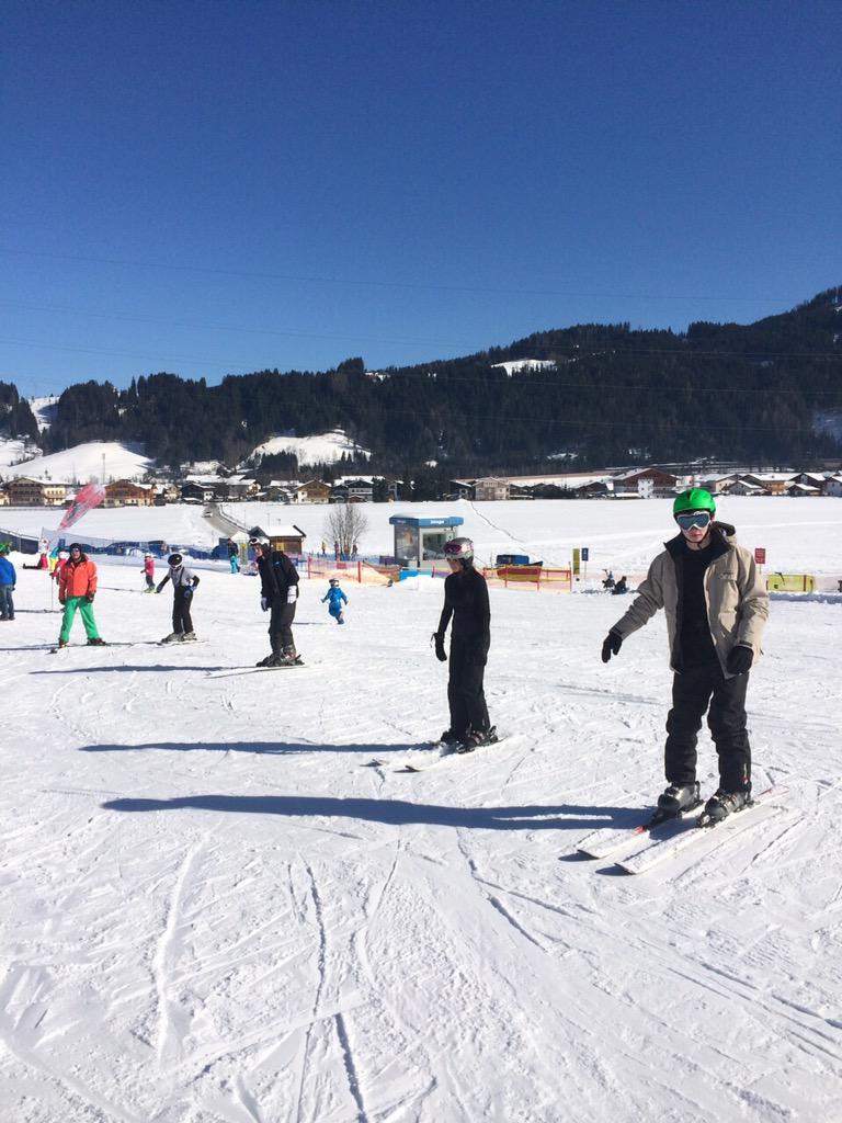 PenistoneGS's tweet image. #Learningisearning Look at our 1st class ski students! Perfect conditions! @PGSALCPESport