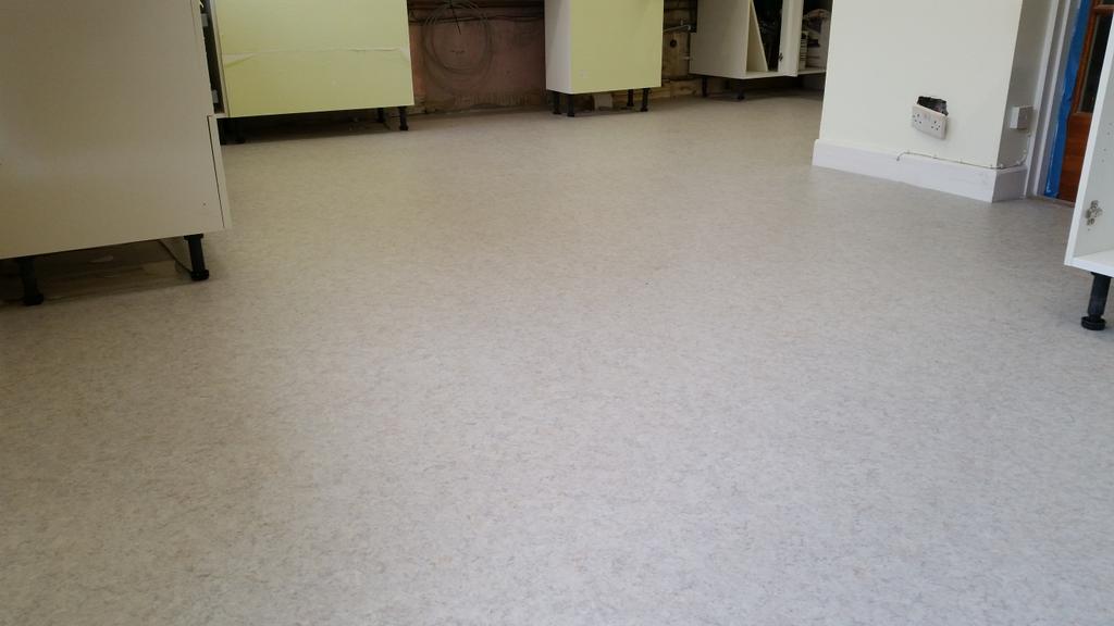 DW_Flooring's tweet photo. Todays work. 24m2 @Polyflorltd #secura in #rivierabluebell on #levelit2 absolutely beautiful #polyandproud http://t.co/J8tnMZCibJ