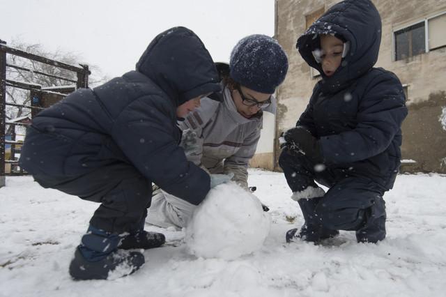 elperiodico's tweet photo. FOTOGALERÍA l Catalunya se tiñe de blanco http://t.co/zJ0J0T1WTR #nevadaEPC #nevada4F http://t.co/aFqe1EJSQ2