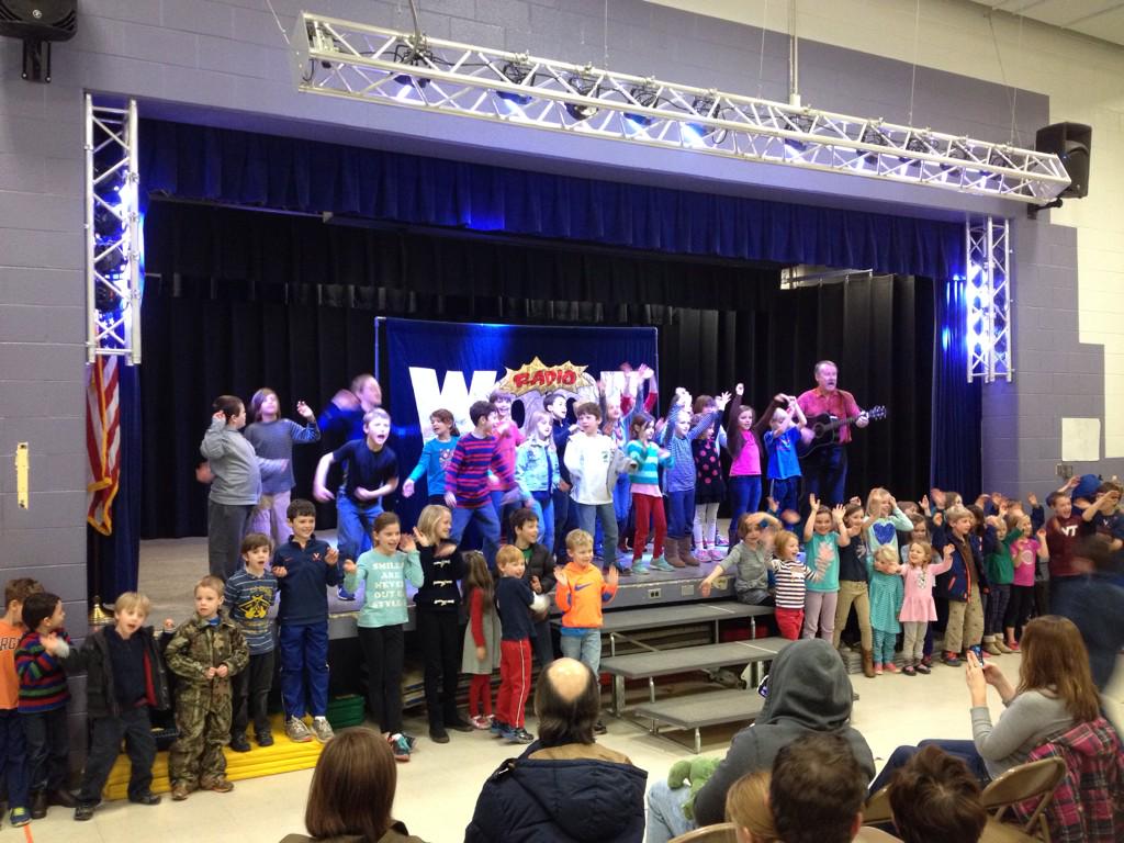 KevinWhiteVA's tweet photo. Bill Wellington performs at Meriwether Lewis school http://t.co/zMiX0vJQ6p