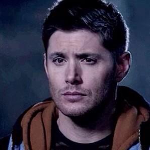 Wincherford's tweet photo. OLHA ESSA CARINHA DE 17 ANOS, CARINHA DE SOFREDOR, DE CARA QUE ESCUTA PABLO SCRRR #BrazilNeedSPNin2015 @JensenAckles http://t.co/DVvkvXOGtq