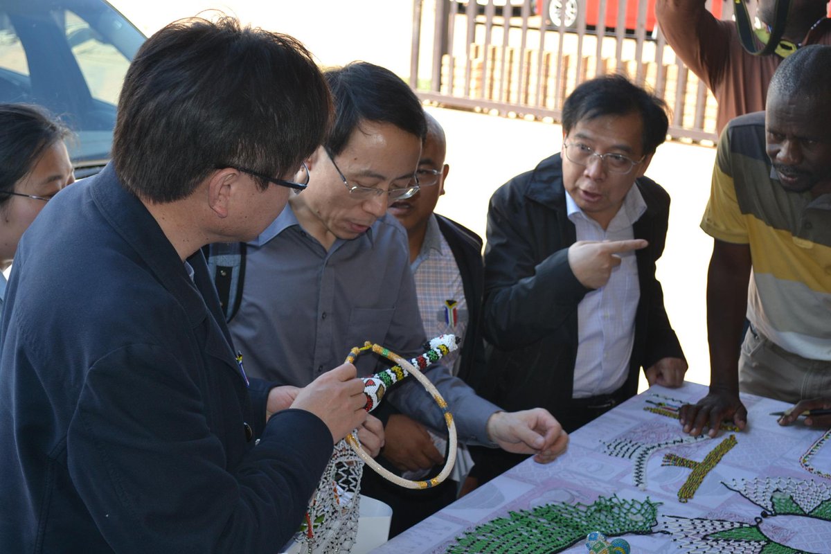DLRRD_za's tweet photo. Chinese delegation inspecting a bead projects in Sokhulumi near bronkhorstspruit http://t.co/kFFAvoxe7n