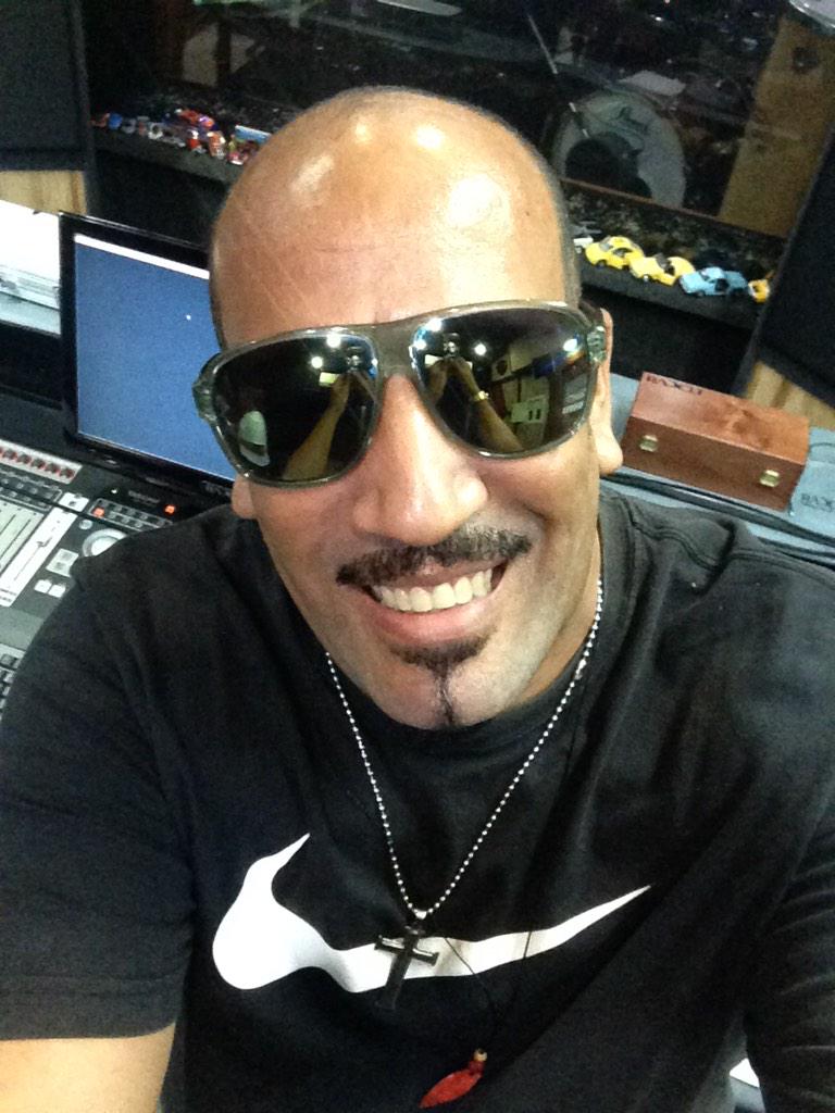 scoobyalexandre's tweet photo. Gravando... http://t.co/vQiWWDK9qj