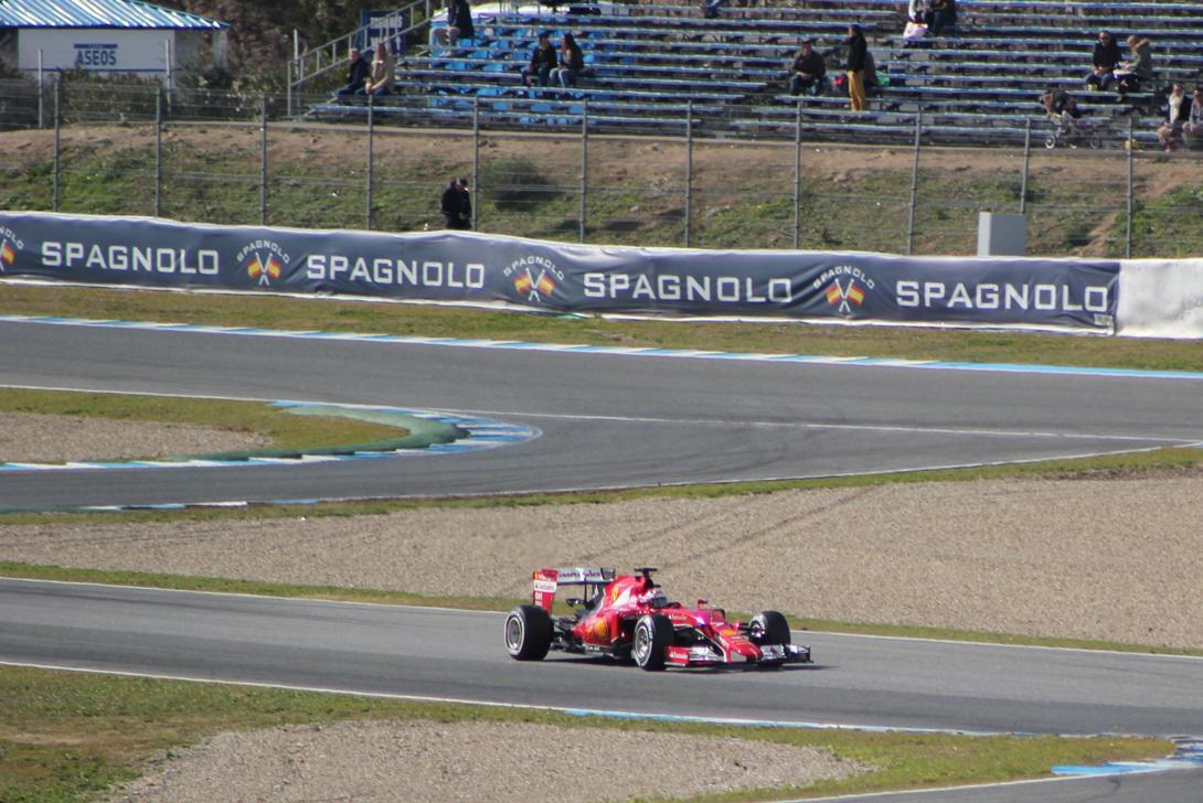 Kimi con el Ferrari ...