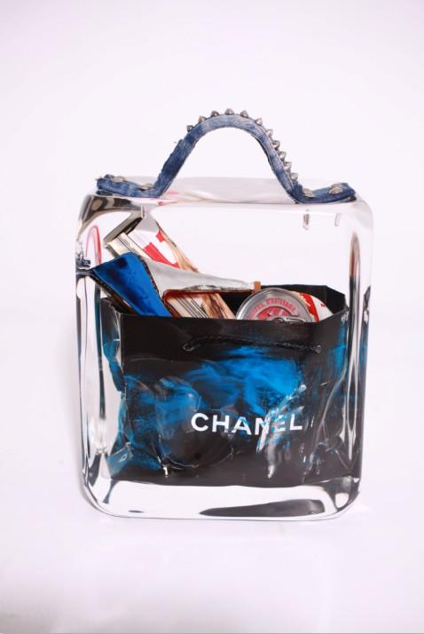 ShXintiandi's tweet photo. #POPPER "The BAGS" by Fred Allard at POPPER creative pop-up store. When luxury meets mass. >>>XTD South Block http://t.co/i0xfKeFxDM