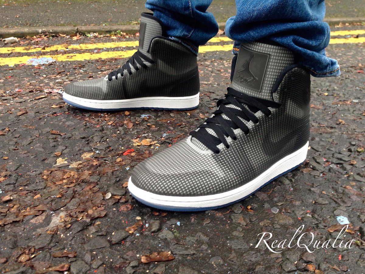realqualia's tweet photo. Price point was high upon release, under retail i recommend a pair #4lab1 #solereaper #sneakerholics @Sneakerpedia http://t.co/QlWgOOM6ov