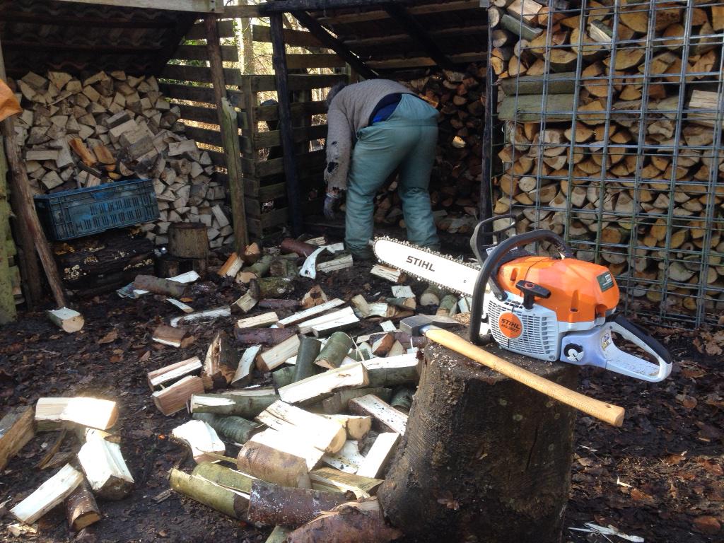 Jurbols's tweet photo. Kampvuurhout gezaagd met mn nieuwe #Stihl #ms362 top :-) #NTKC http://t.co/a3jeaCQTCG