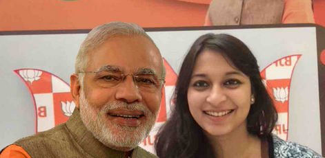 BuzzFeedIndia's tweet photo. Narendra Modi Has Given 70,000 People In Delhi What They Needed Most: Selfies With Him http://t.co/hBQYxa7Ah0 http://t.co/KXEAwwQRZz