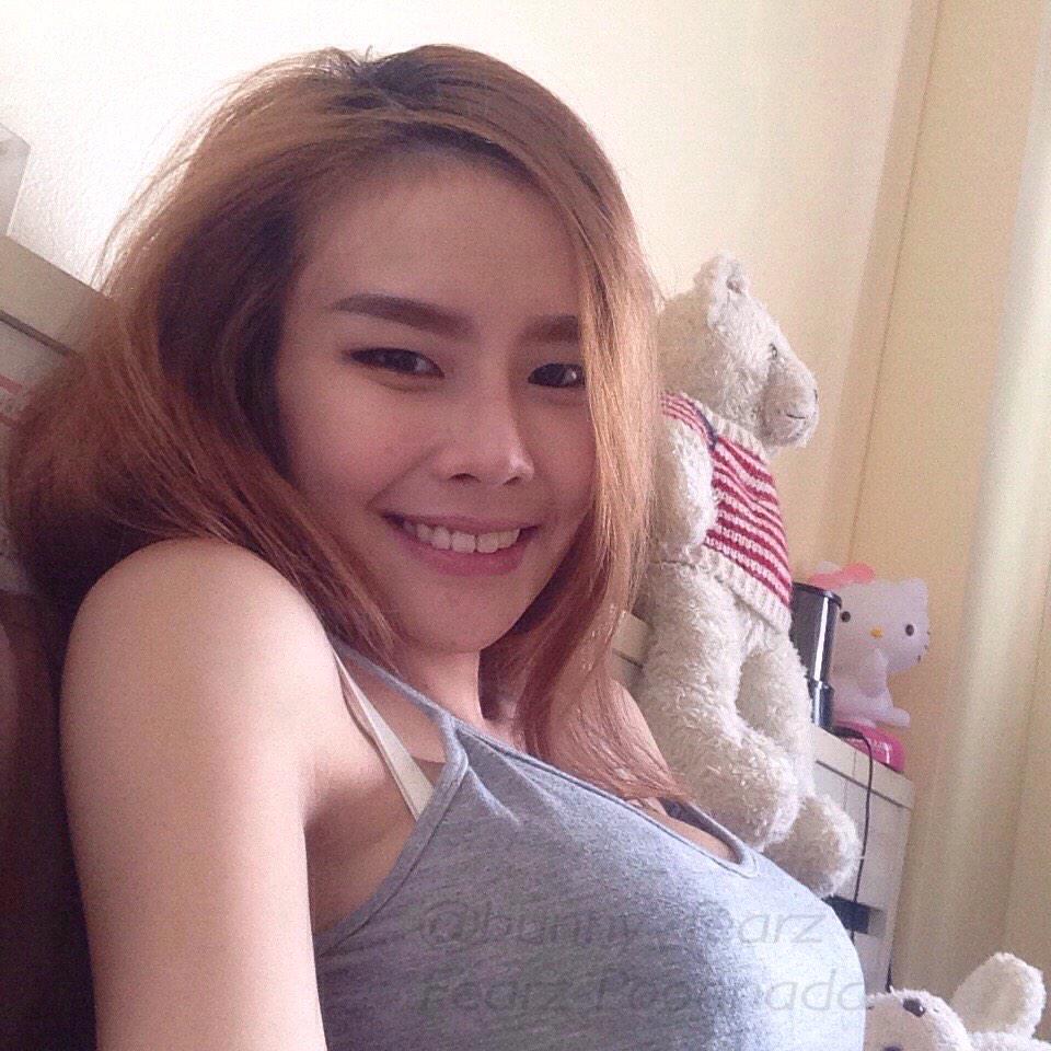 Furfear's tweet photo. @23041988 เออ มันยากจริงนะ เฟียเพิ่งจะเป็น แต่ใช้เป็น Everyday look ได้ดีเลย http://t.co/tLLd63cjWS