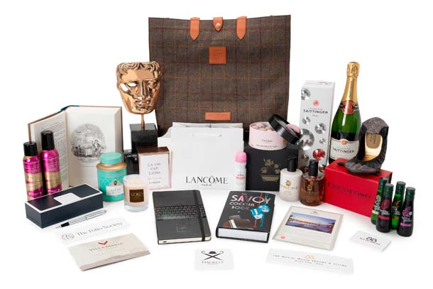 hellofashion_uk's tweet photo. For a chance to win a BAFTA goodie bag, RT & follow @hellofashion_uk & @BAFTA! #HelloBAFTAs http://t.co/lf1aM1a9X5 http://t.co/E2cxMcYKdY