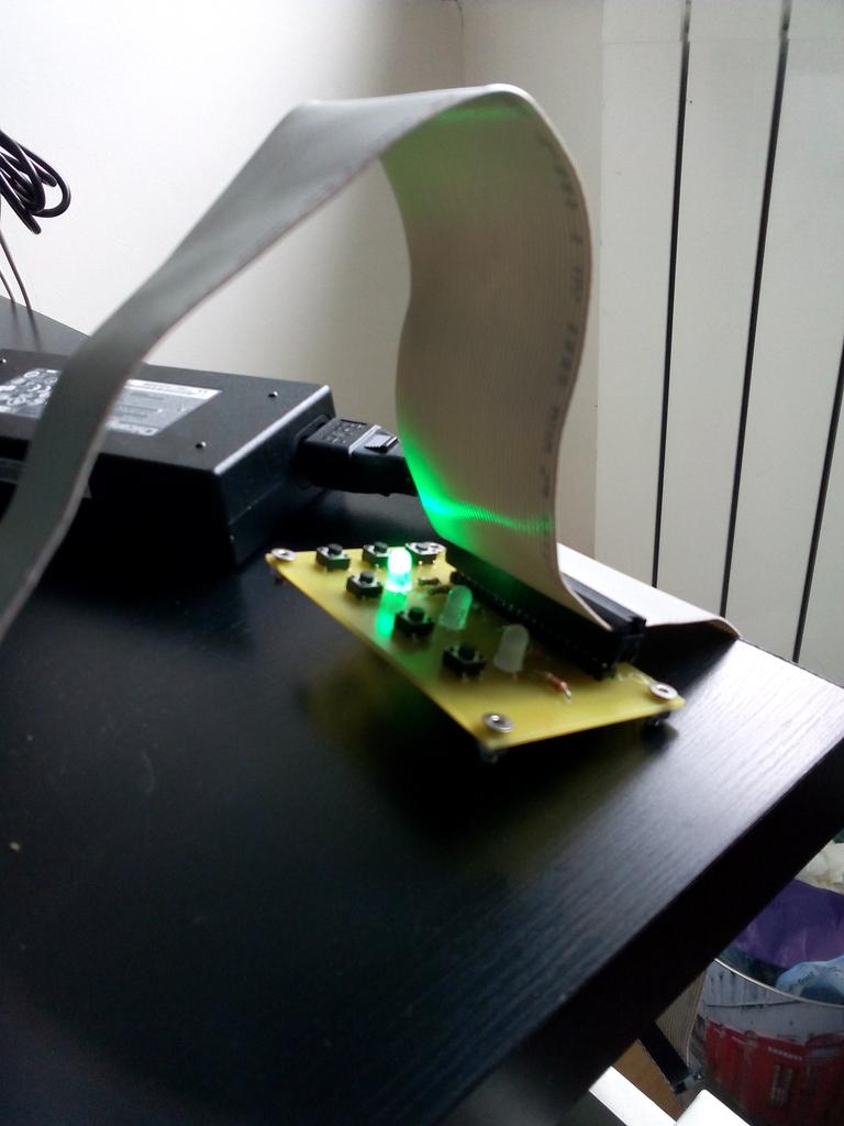 Mr_Cybernetic's tweet image. Simple testboard for the #RaspberryPi. It works! #Pi4J