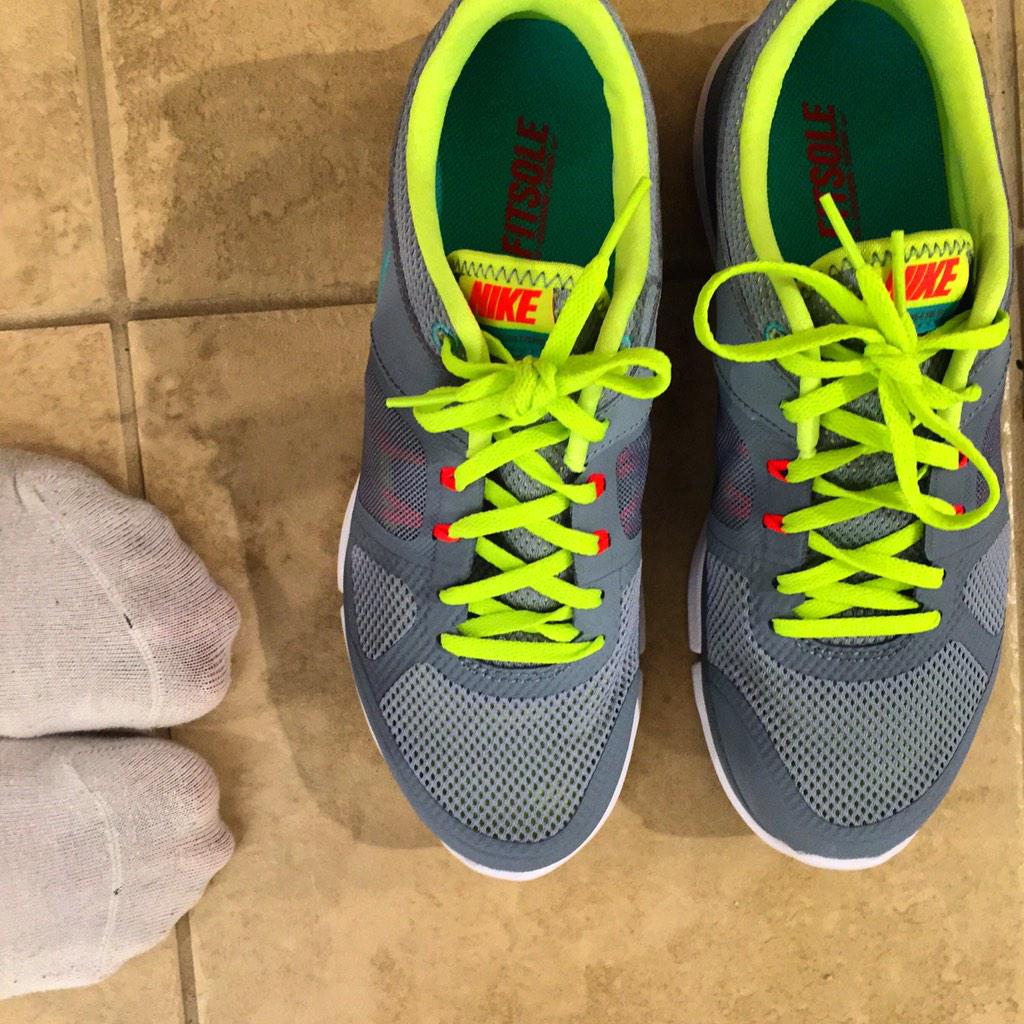 DC_improper's tweet image. First list! 9 Things I&apos;m Really Doing When I Say I&apos;m Getting Fit—bit.ly/1DdQDRE @smsicard