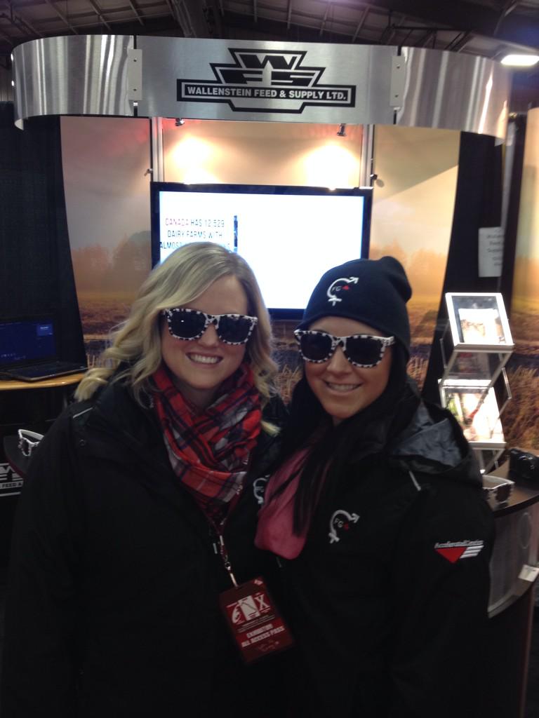 FraelynKrista's tweet photo. @wallensteinfeed #mooshades @cdx2015 http://t.co/qsc0GAZlUX