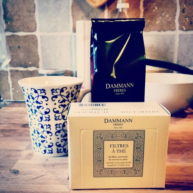 NikiDiLanda's tweet photo. I feel like it's gonna snow in Milan...feel warm and cozy with my new #dammanntea #blackte… http://t.co/kAWu7SjYH3 http://t.co/DY3eOeJ10n