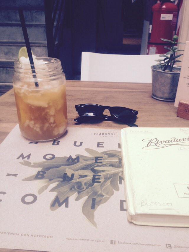 Cuaderno de los de antes, rico IceTea y a trabajar de lo que amamos!!