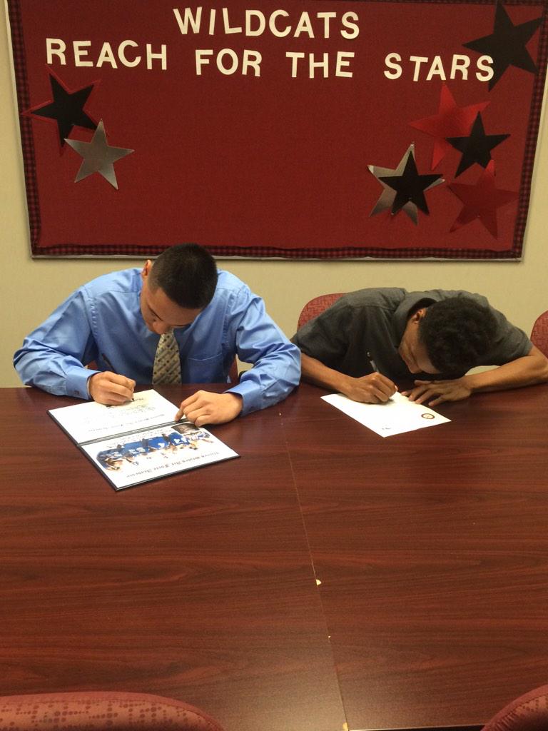LVWildcatNation's tweet photo. 2 of Wildcat Nations own. 🐾🏈  #SigningDay #AirForce #VictorValley #702hsfb #WildcatNation http://t.co/DoZJEUZJsc