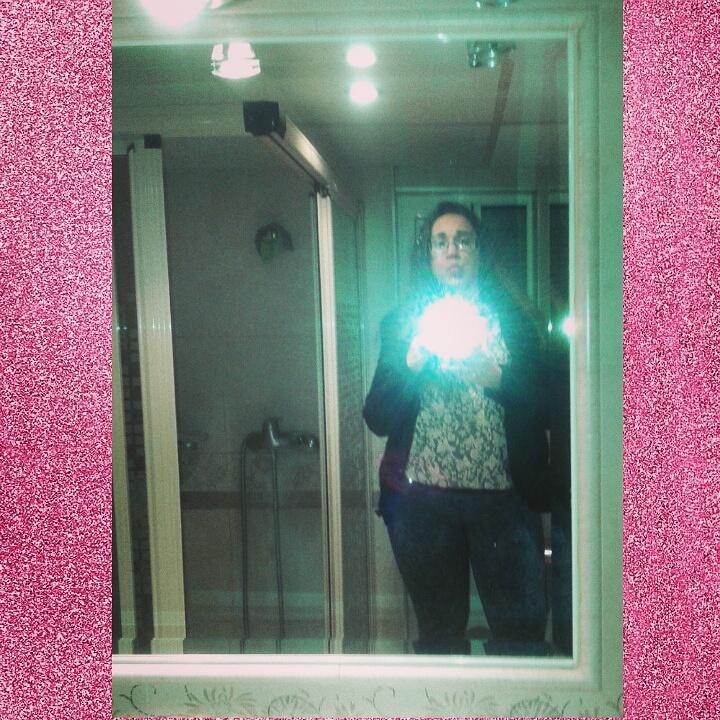 encaarnii10's tweet photo. Unaa de hoy👌qe el  mundo es mas bonito si te miro de reojo y te pillo mirandome😘😘💋 http://t.co/qERdkEm1sC