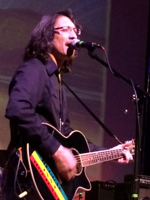Freedom_Beat's tweet photo. Hopi use reggae music to wage peaceful resistance http://t.co/gzmDQJ9plp
#makemusicnotwar #freedombeat http://t.co/AAkLO3Yv5i