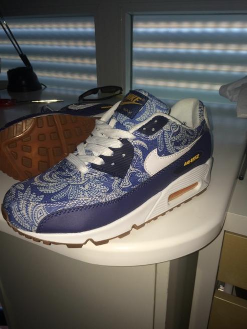 Antonyzb's tweet photo. Vendo "Air Max Liberty Of London Nuevas" en #wallapop http://t.co/TLGrxWnXST http://t.co/P3utkGSGCw