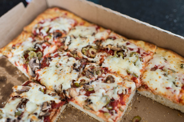 PizzaBolis_MD's tweet photo. There is a 200% chance that some Pizza Boli's would make you happy right now. http://t.co/De36pzzRVf