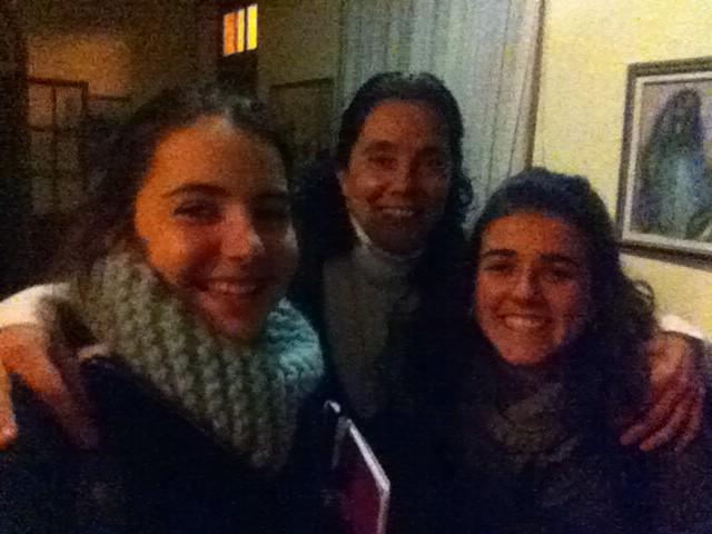 marurivero1311's tweet photo. La alegria de adorar y liberar #vidaconvida #gentecon @pjvbetica http://t.co/wu12pQdFka
