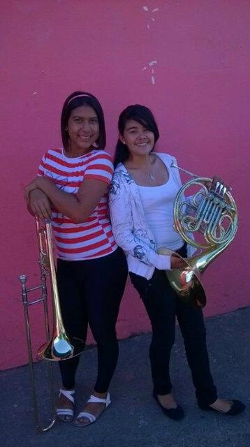 CastroYuss's tweet photo. Juventud talentosa:Oriana Taylor Ortegon,Esthefanny Sanchez @orqtinaquillo #ElSistemaCumple40 http://t.co/KViHW4PVpD