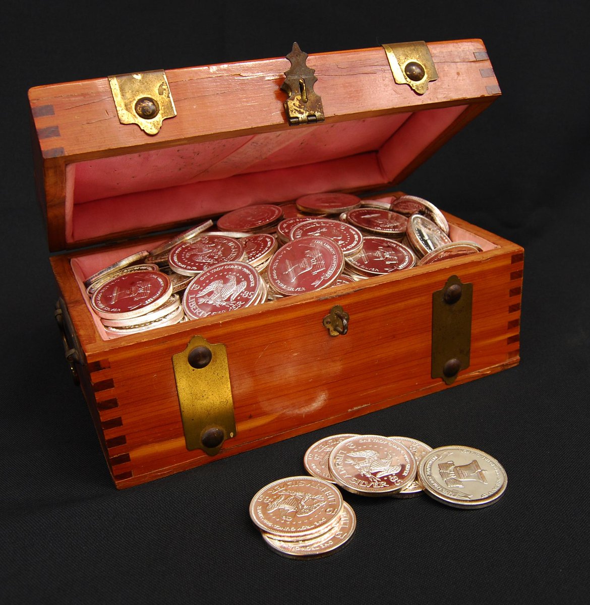 ilikebirduk's tweet photo. Win prizes in News Shopper 50th Birthday Treasure Hunt. Sat Feb 21 - DON'T MISS OUT;:;http://t.co/Q5sbb7wcPK http://t.co/BpKiJdLVqp