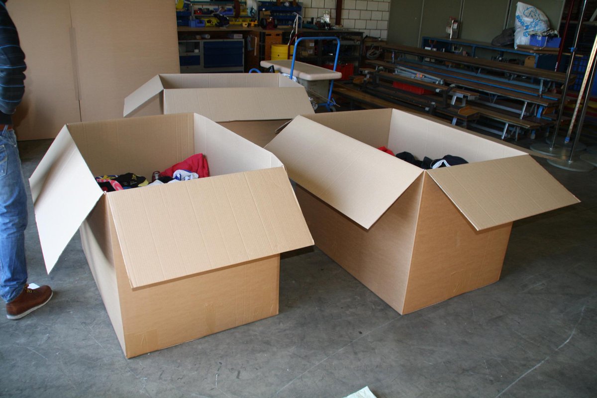 ProjectSHS's tweet photo. Prepared the sportsequipment for shipping today @SfCFoundation 
We're both ready to go now! http://t.co/ote6JKcG4b