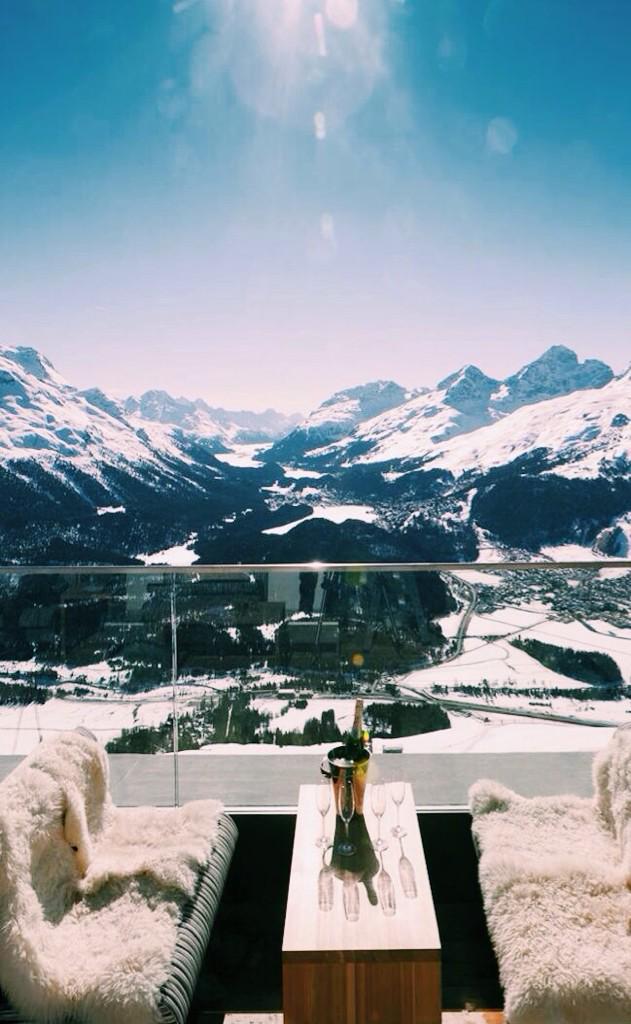 LauraSomoza's tweet photo. Can't wait... Giorgio Armani & St Moritz π #countdown #weekend #GAStMoritz @armani π @elle_es http://t.co/RPzVeNgr6E