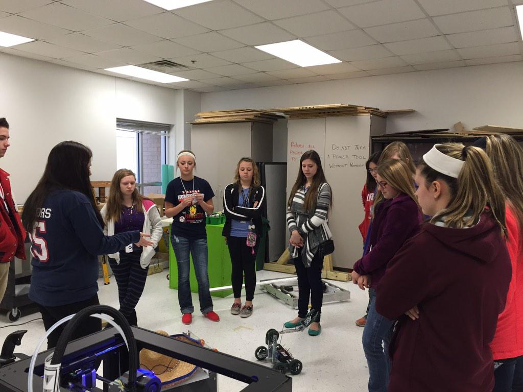7th grade Wildcat girls group visiting STEM#wildcatway