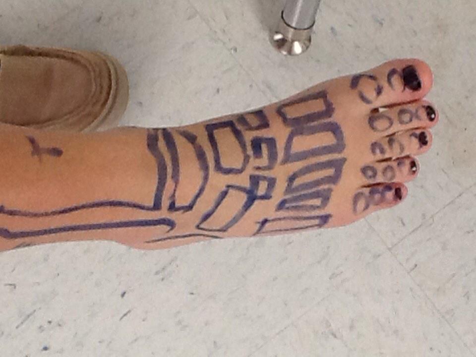 RipleyAT's tweet photo. Assignment today was to draw bones on the foot @RipleyHSWV @WVATA_NATAD3 http://t.co/TjlgWSvfum