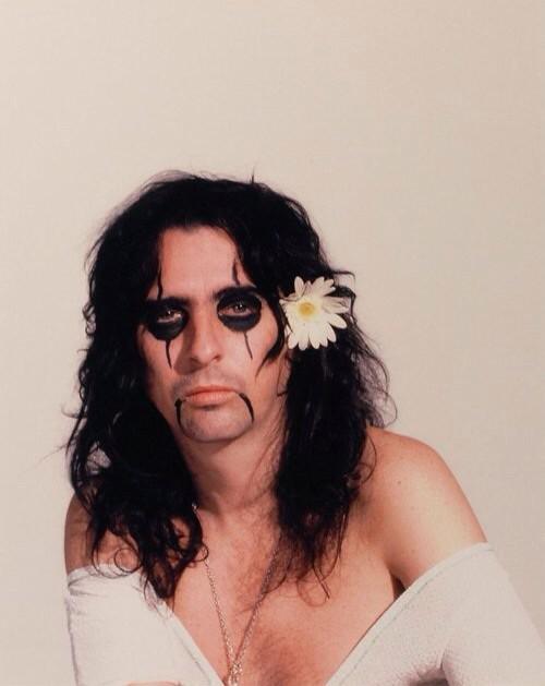 Happy Birthday Alice Cooper !!! 
