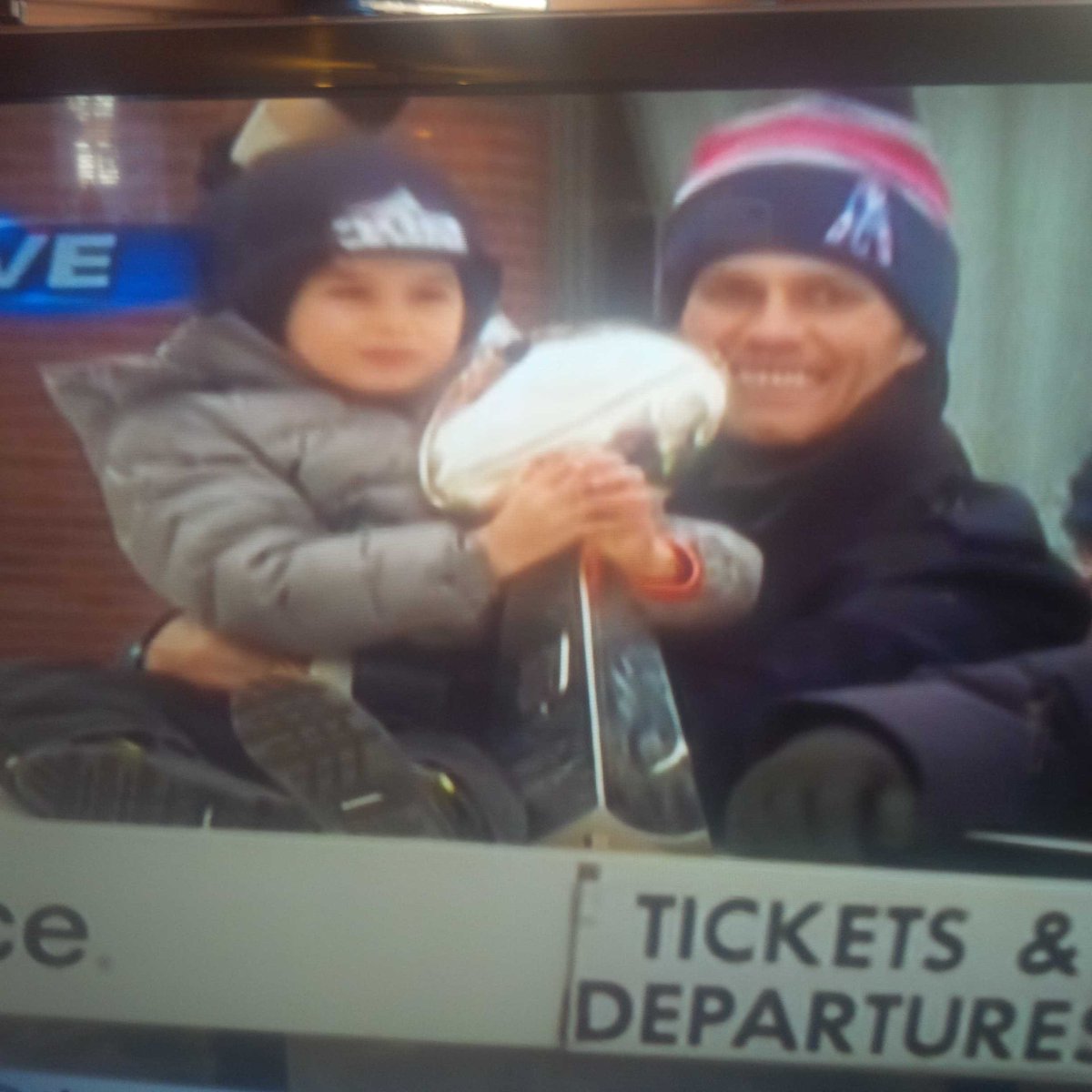 JAG__32's tweet photo. Tom Brady n Son.. #superbowl49 #patriots @patriots #superbowlchamps http://t.co/BlQrbJOFpJ