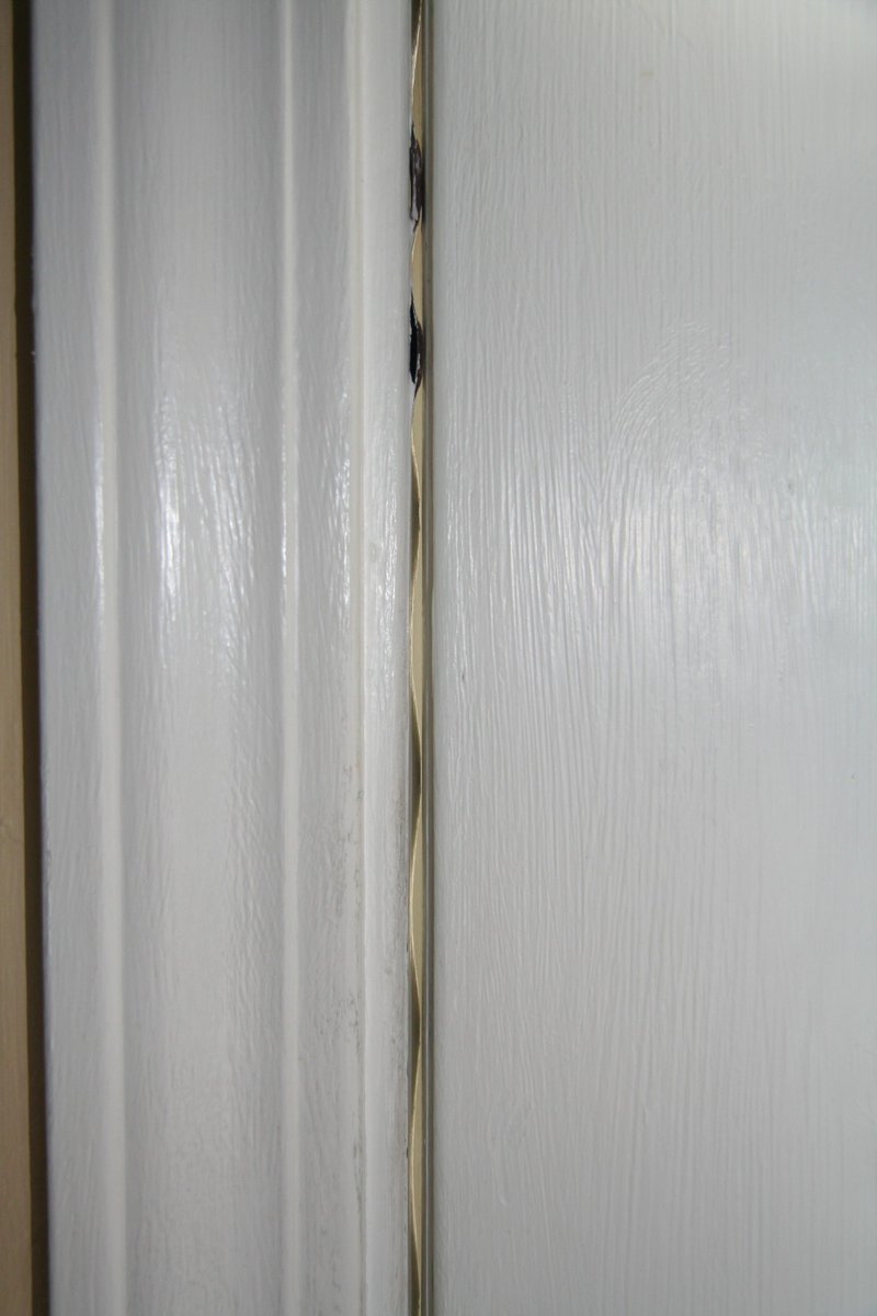 doorstorewindow's tweet image. This is what weather stripping looks like when it needs to be replaced – badly. #doorproblems