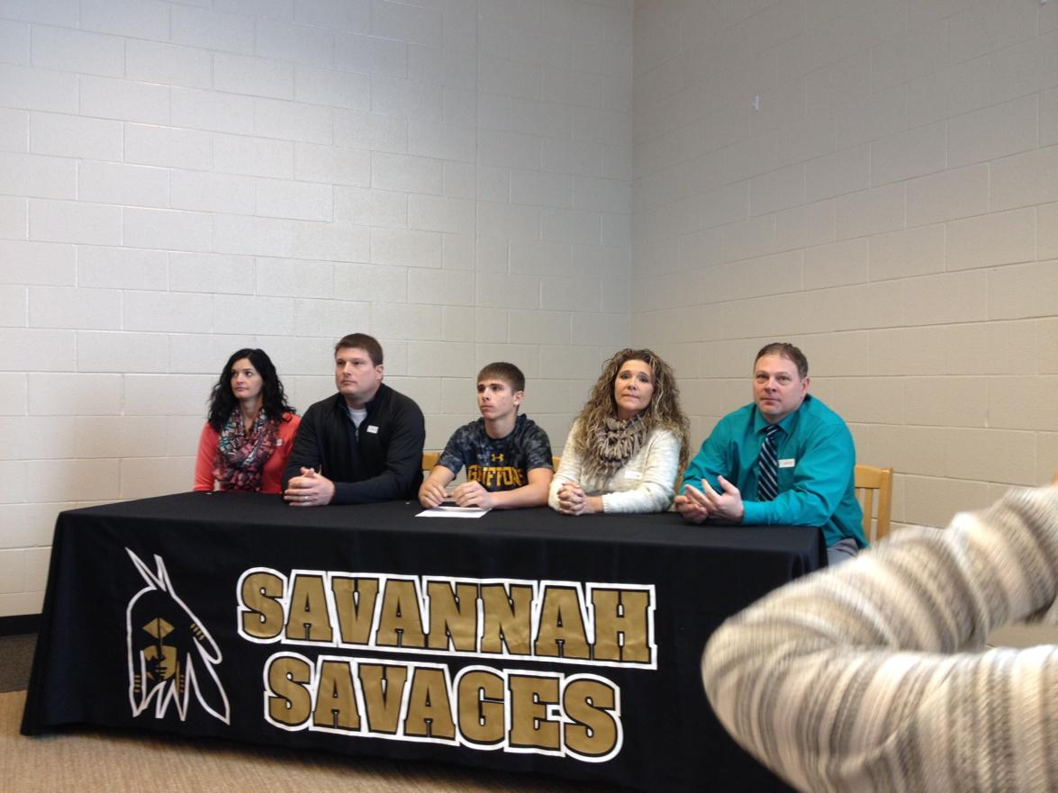 SJNPSports's tweet photo. Simpson officially joins the Griffons http://t.co/HKDt8ZBeqG