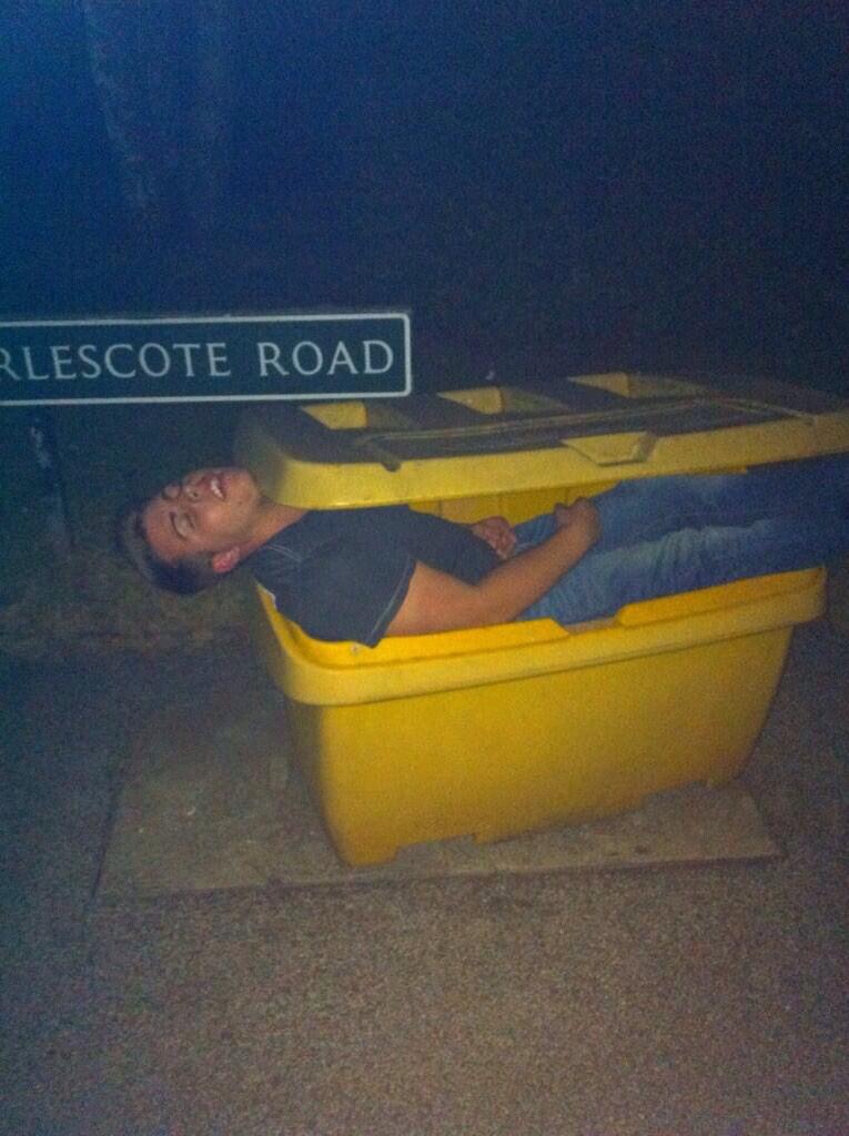 olliejones94's tweet image. Happy birthday pal @DeffleyR