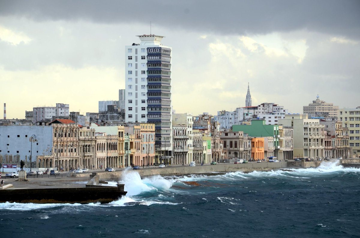 aventurografo's tweet photo. Beautiful La Habana, #Cuba Find more #photography at http://t.co/nh5KeDay7Q @fotomex @clubfotomex @NikonMexico #photo http://t.co/lvAjNTvKrQ