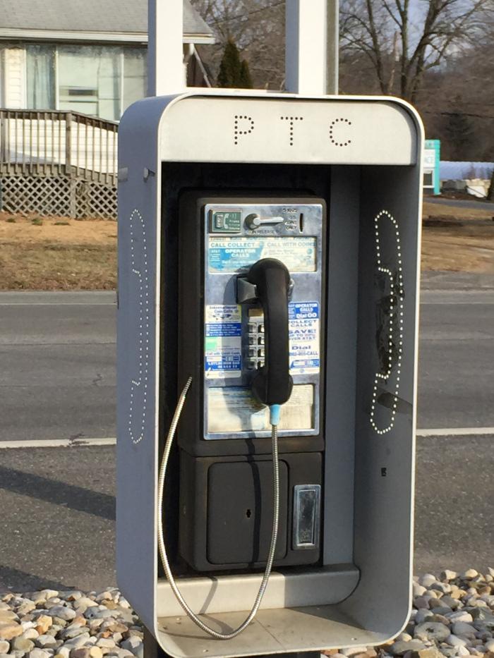SJSeafood's tweet photo. #delseadrive might be home to one of the last #payphones in #southjersey, yet alone the entire state of #newjersey http://t.co/lxXNI7DqKp