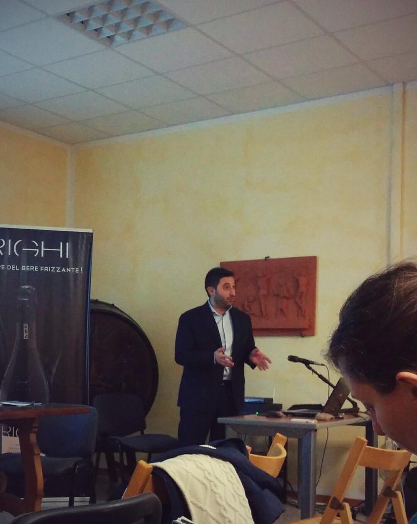 Valentina_Mtl's tweet photo. @fbaruffi : Le idee sono grandi se sono supportate da un grande team #farmability #startup http://t.co/BXF4iGNywV