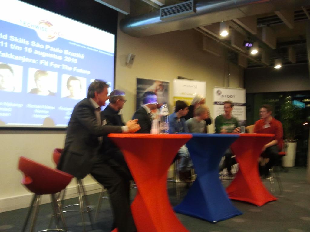 JosToebes's tweet photo. vakkanjers gefeliciteerd http://t.co/LTf3gKm0Kw