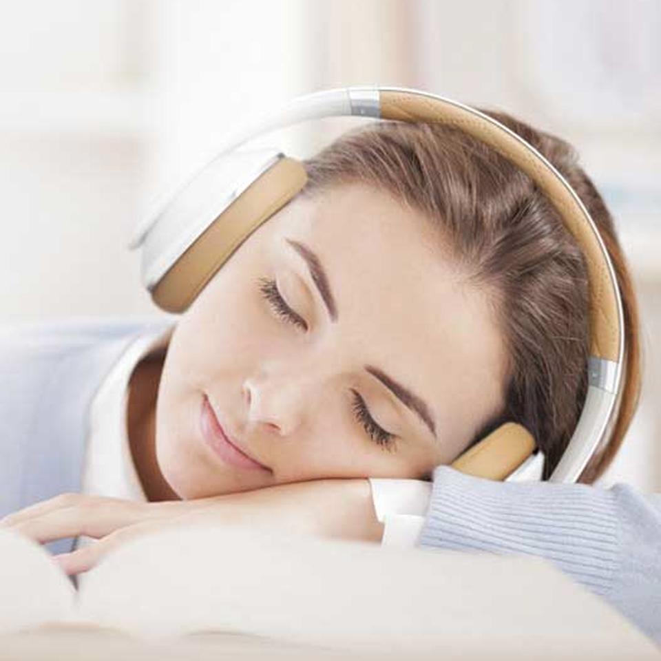 SamsungCR's tweet image. Tan cómodos que hasta podés dormir con ellos puestos. #LEVELOver spr.ly/6012Ih3g