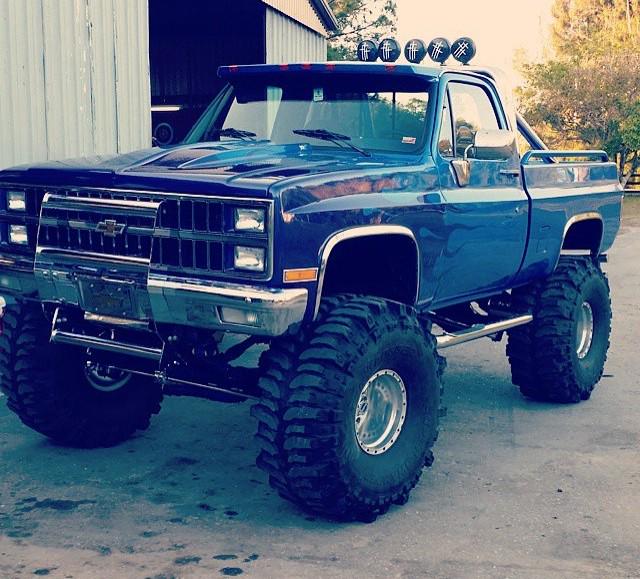 _LiftedTrucks_'s tweet photo. #Chevy http://t.co/x2GOHFzy06