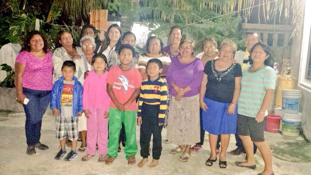 ana_avila2's tweet photo. Me encargaré de gestionar pláticas sobre violencia intrafamiliar, a solicitud de las mujeres de la colonia 20 de nov. http://t.co/35937FdQBG